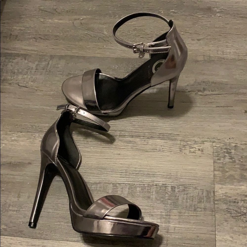 7.5M Heels G by Guess Metallic Silver
